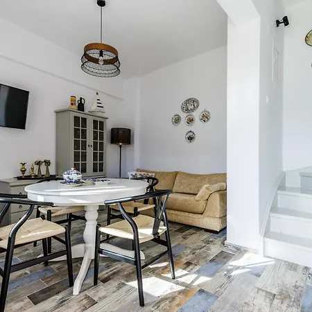 Antonia House